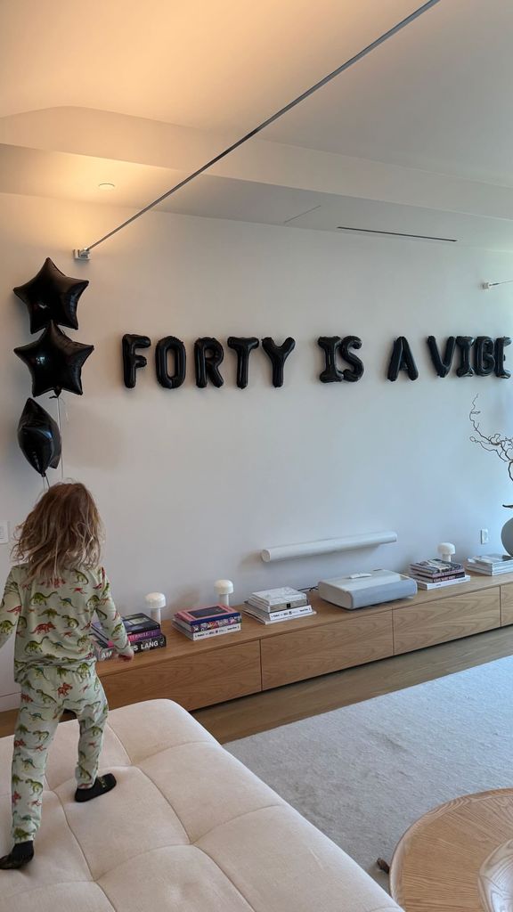 La decoración en el hogar de J Balvin por su cumpleaños 40 