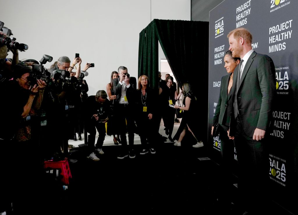 El príncipe Harry y Meghan Markle son premiados por su labor humanitaria en la World Mental Health Day Gala, organizada por Project Healthy Minds, en Tribeca, Nueva York, el 9 de octubre de 2025