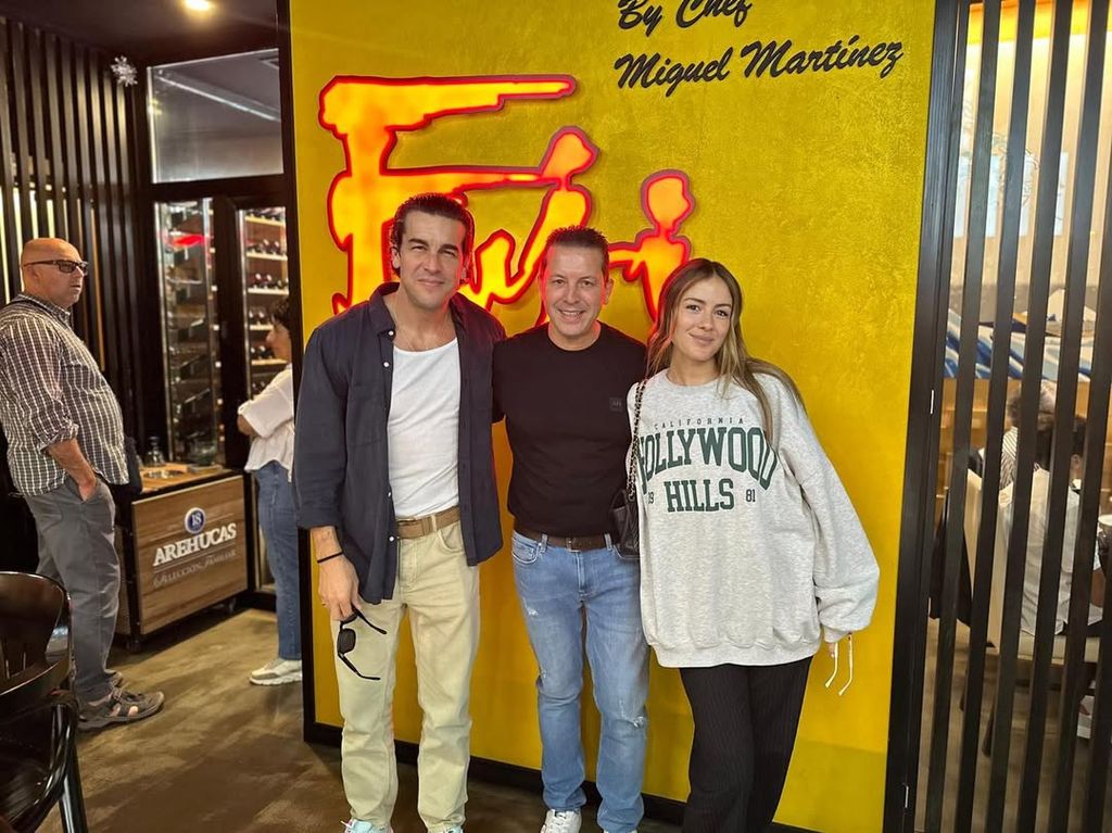 Mario Casas junto a su chica, Melyssa Pinto en un restaurante de Las Palmas, en las Islas Canarias