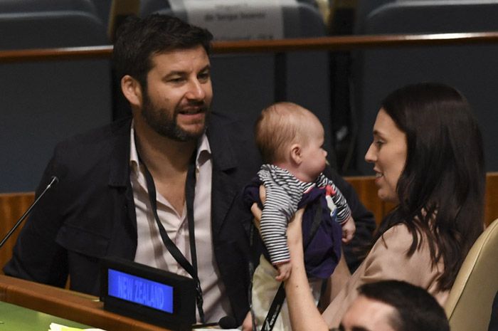 Jacinda Ardern en la ONU con su hija