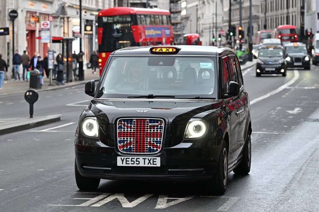 Taxi en una calle de Londres