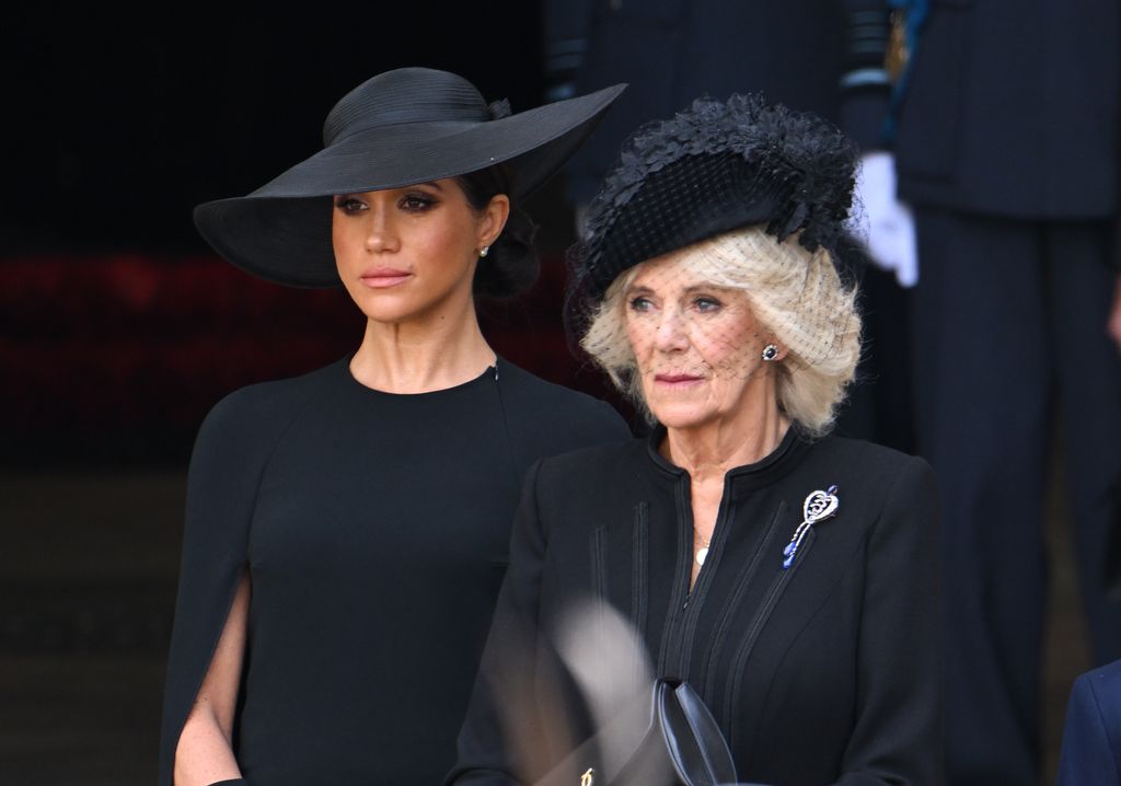 Meghan Markle y la reina Camilla en el funerlal de Isabel II en 2022