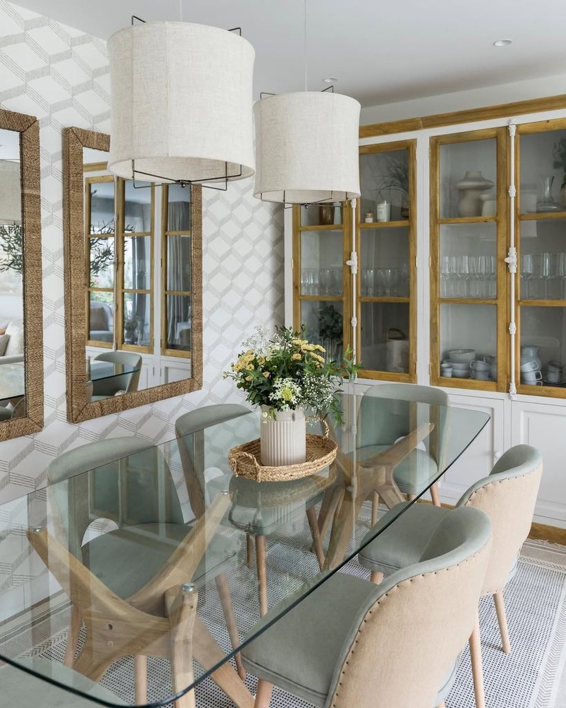 Mesa de comedor de cristal