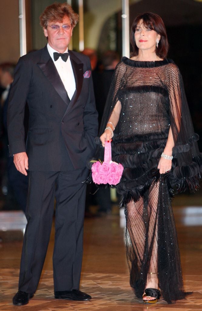 Vestidos de Carolina de Mónaco que inspiran looks de fiesta