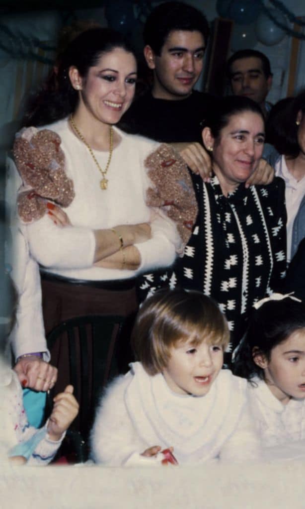 HOLA 4028 Muere abuela kiko rivera