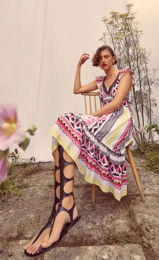 Ana Boyer estrena la primavera con un vestido estampado
