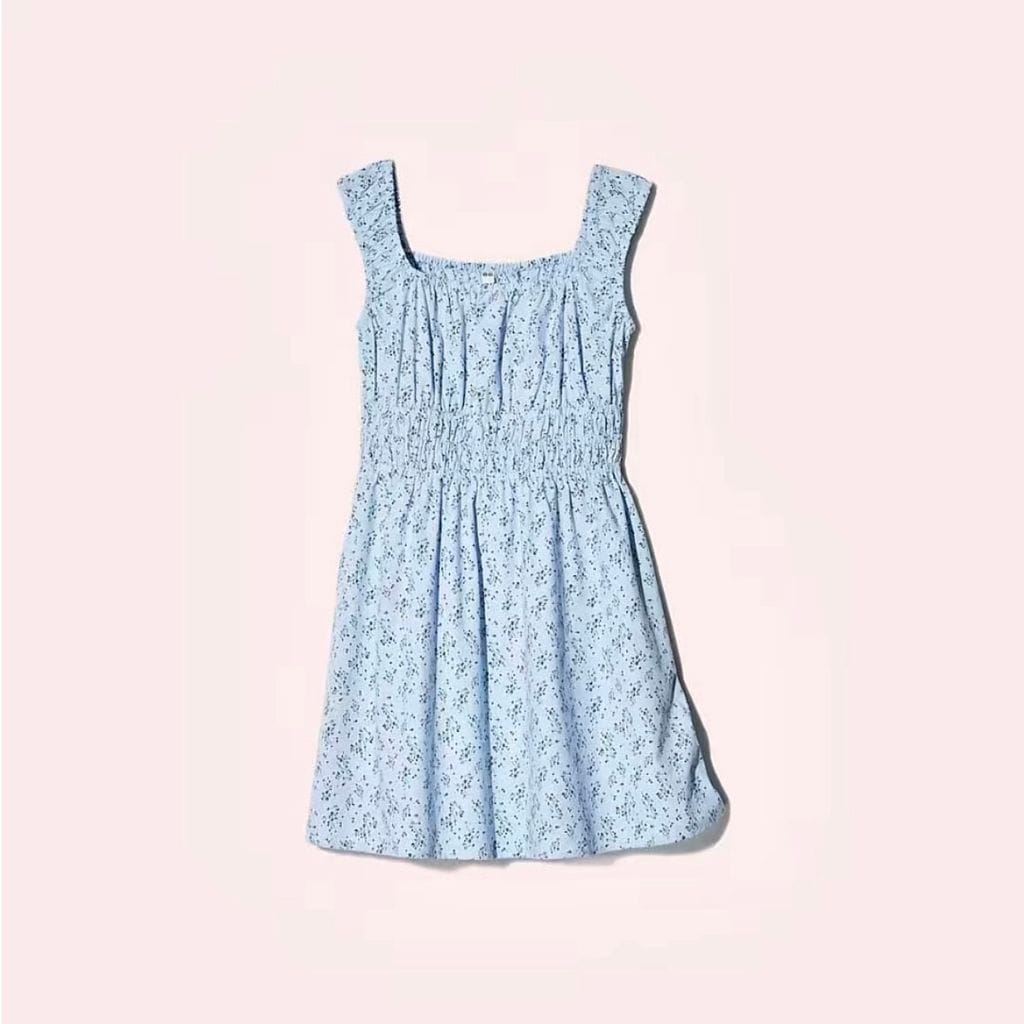 El vestido mini fruncido de Uniqlo