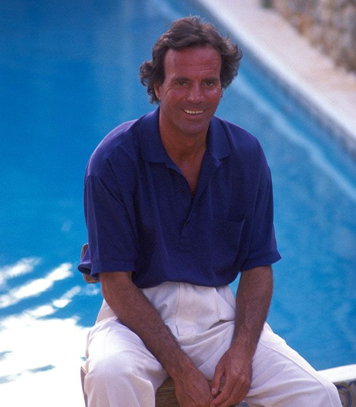 julioiglesias-z_0001_GettyImages-89419804