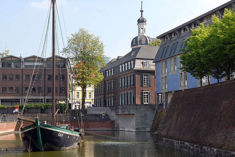 Dusseldorf-Altstadt_a