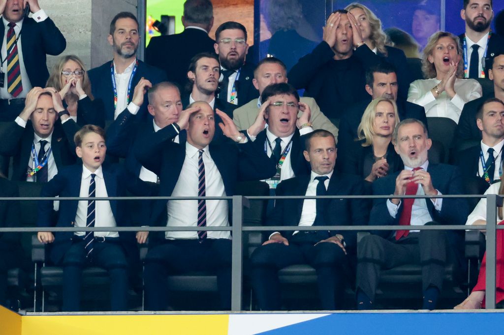 El príncipe George de Gales, el príncipe Guillermo, y el rey Felipe VI de España durante la final de la UEFA EURO 2024 entre España e Inglaterra 