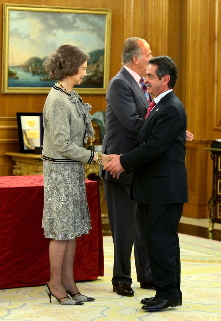 Otra imagen de archivo de Miguel Ángel Revilla con los reyes Juan Carlos y Sofía