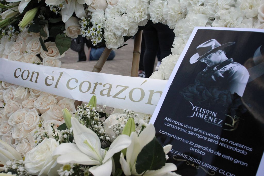 El cantante falleció en un accidente aéreo el 10 de enero