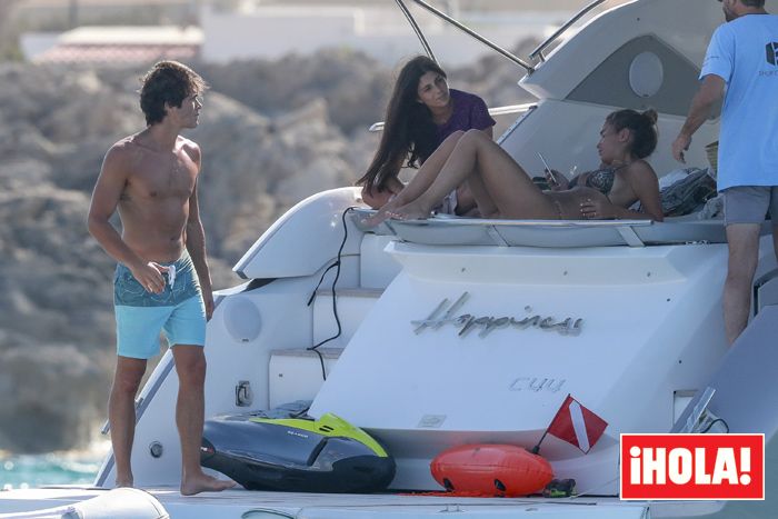 María Pombo y Pablo Castellano: una luna de miel interminable, ahora con amigos en Ibiza