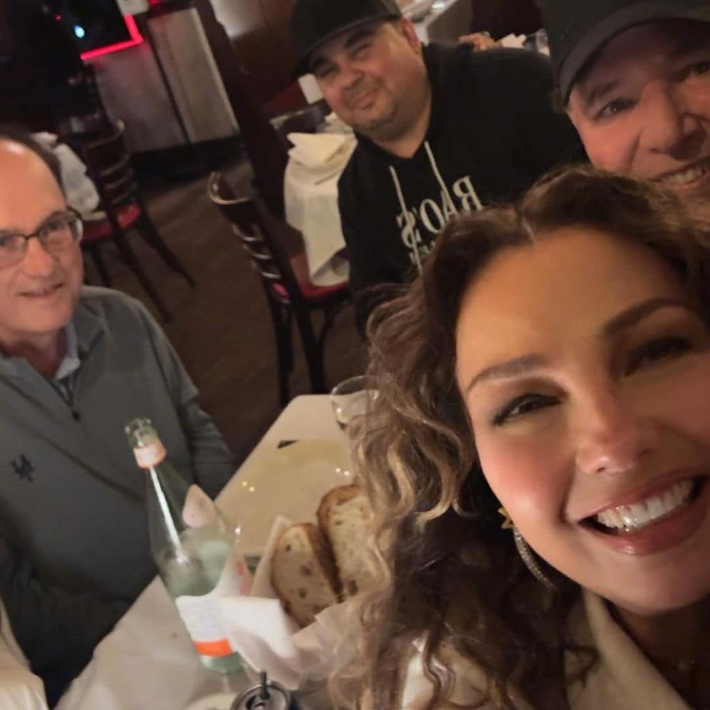 Thalía compartió varias fotos y videos de su visita a Roa's.