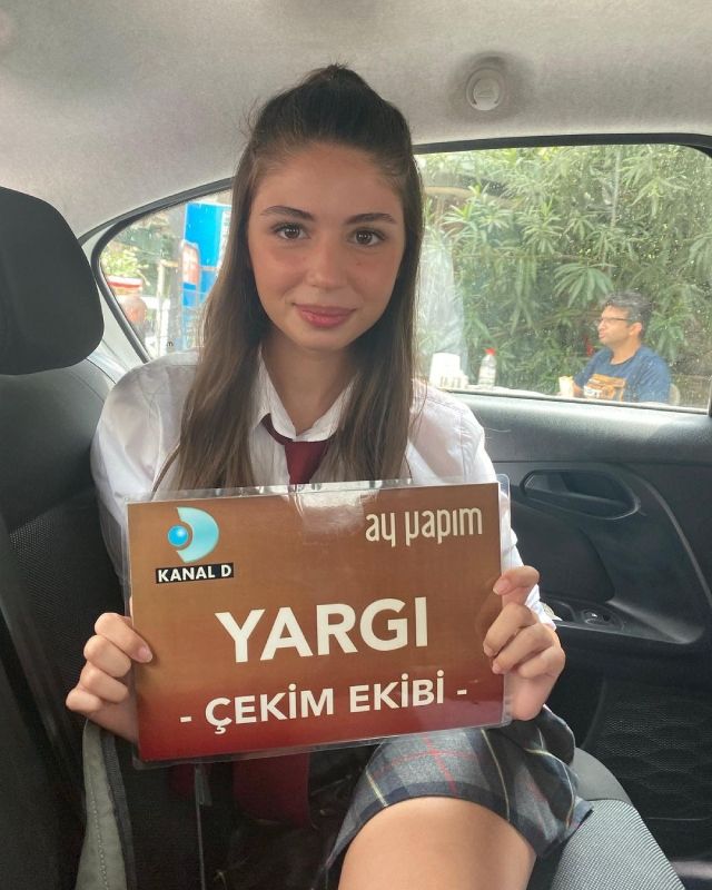 Te descubrimos a Zeynep Atilgan, la actriz que da vida a Parla en 'Secretos de familia'
