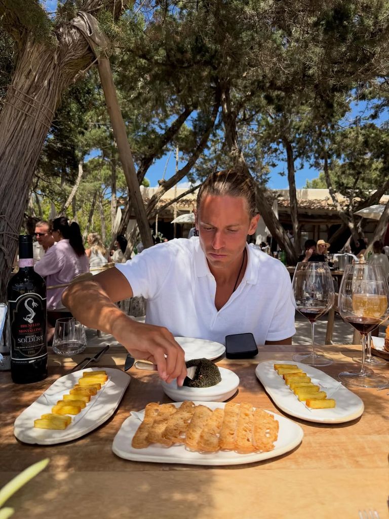 Marcos Llorente disfrutando de una excelente comida