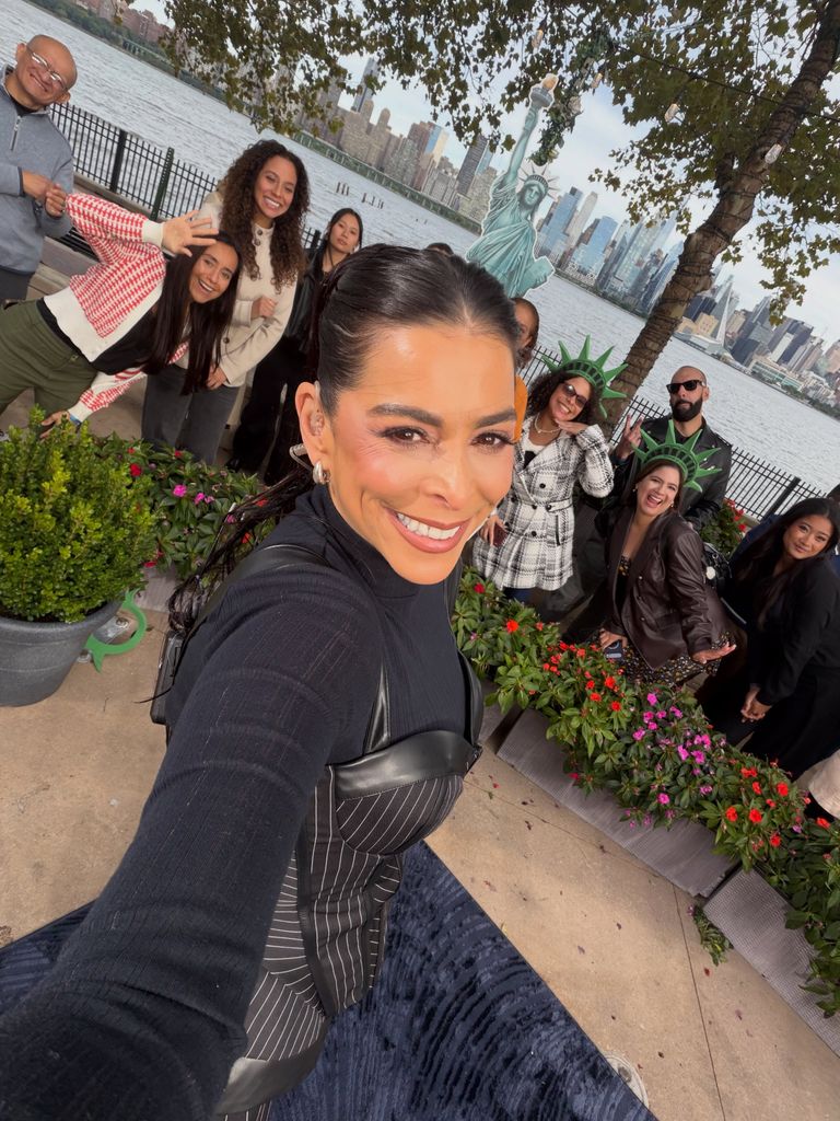 Lourdes Stephen reapareció muy contenta en Nueva York