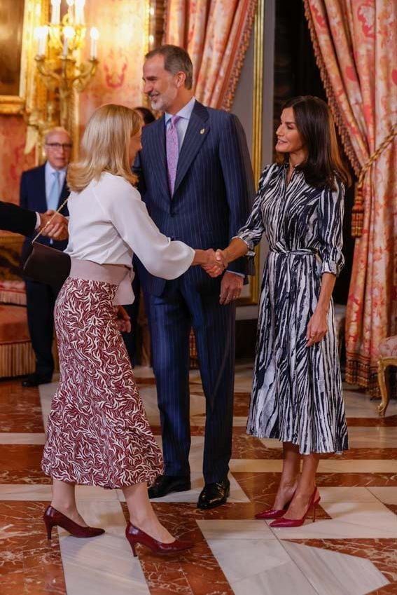 Los Reyes Felipe y Letizia en una recepción en el Palacio Real