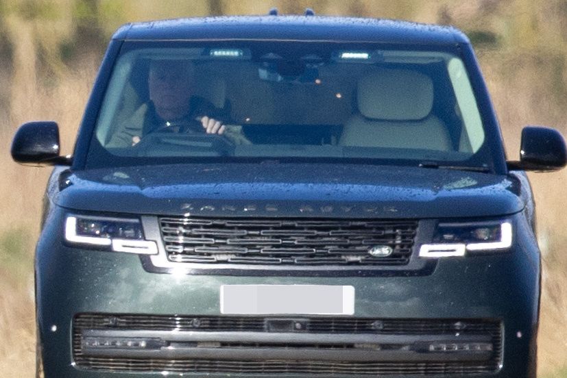 El expríncipe, hoy en su coche
