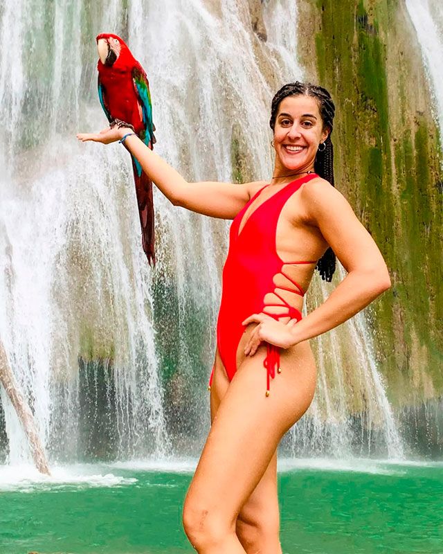 Carolina y el loro