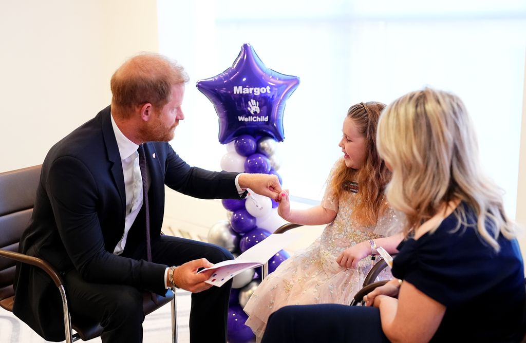 Harry de Inglaterra ha dedicado tiempo a cada uno de los niños que dan sentido a la gala
