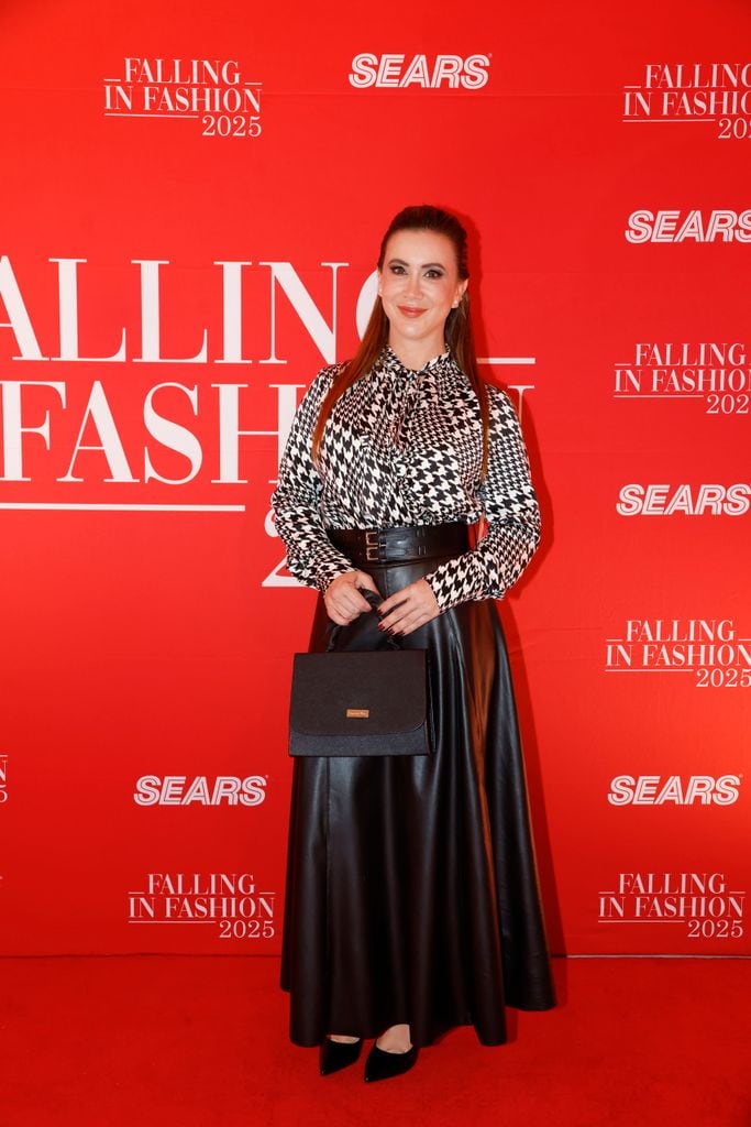 Mariazel con un total look de Sears que cautivó el corazón de la conductora: “no acostumbro usar faldas largas pero esta me enamoro”