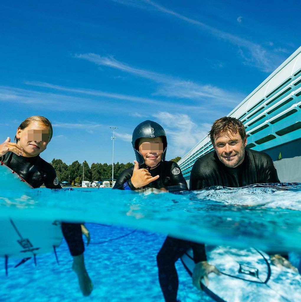 Chris Hemsworth, con sus hijos