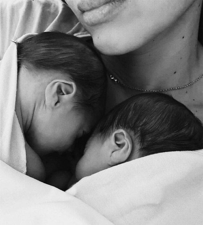 Ariadne Artiles y sus hijas