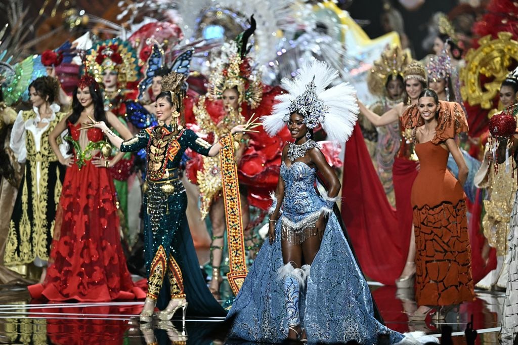 Este 19 de noviembre se realizó la muestra de trajes típicos de Miss Universe.