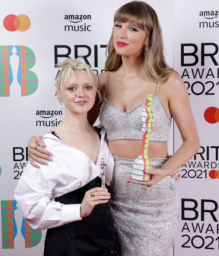 Maisie Williams y Taylor Swift
