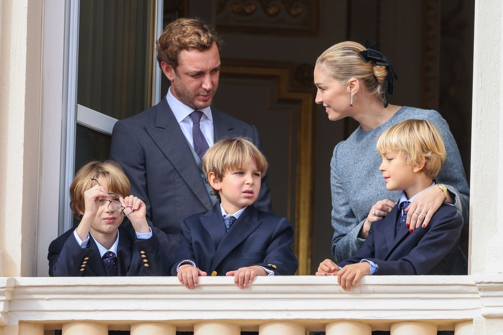 Pierre Casiraghi con su mujer Beatrice Borromeo y sus hijos Stefano y Francesco y su sobrino Maximilian