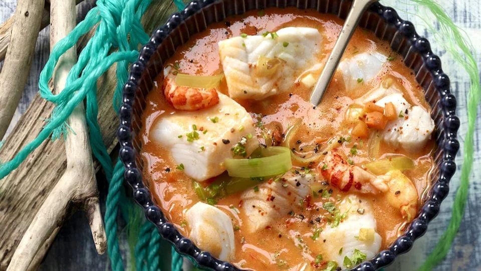 Guiso de palometa con gambas al aroma de eneldo
