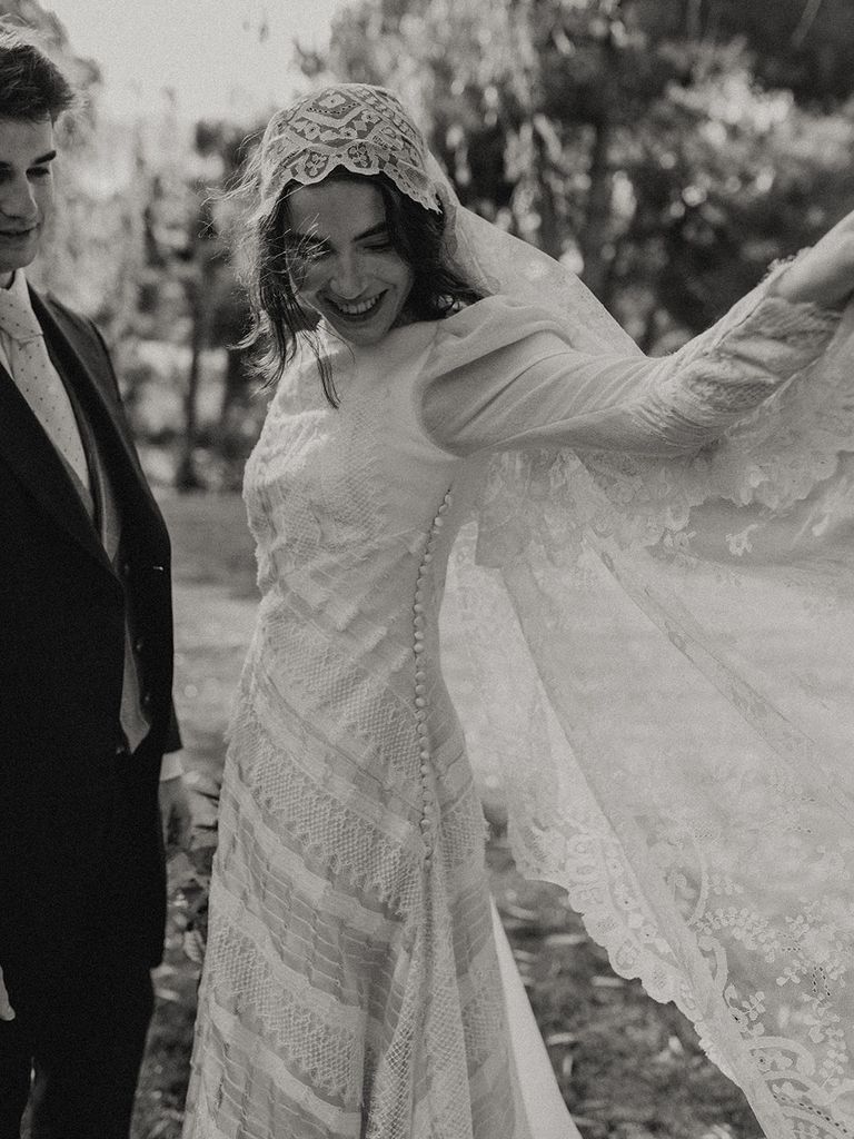 Romancera vestido de novia con encajes