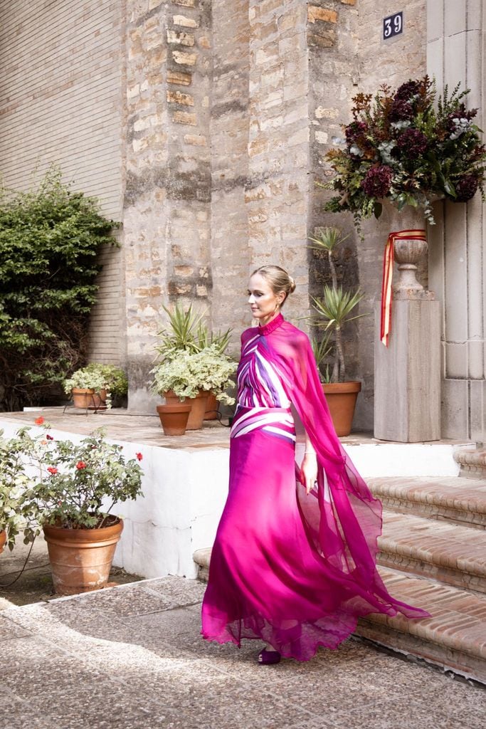 Look de invitada a medida Nicolás Montenegro