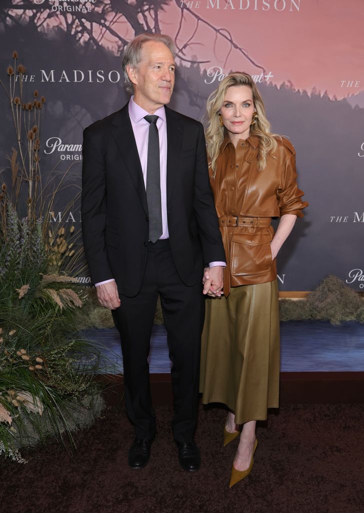 David E. Kelley y Michelle Pfeiffer en el estreno de "The Madison" en el Lincoln Center de Nueva York, el 9 de marzo de 2026