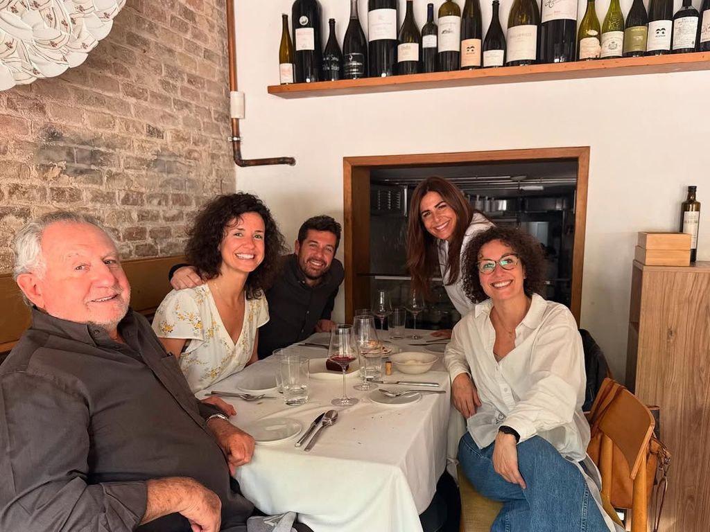 Nuria Roca le pilla por sorpresa el apagón con su familia en Barcelona