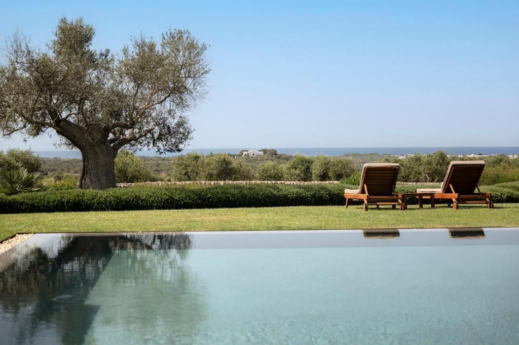 Piscina en Torralbenc, a Small Luxury Hotel of the World