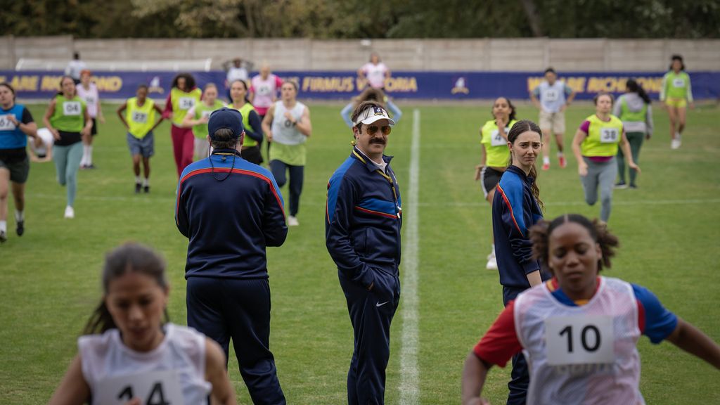 Lasso regresa para entrenar a un equipo femenino de la segunda división