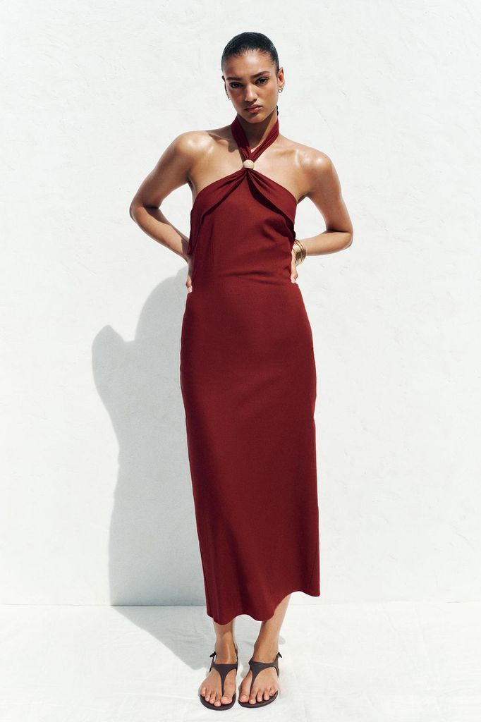Vestidos para bodas sencillos y elegantes de las rebajas de Zara