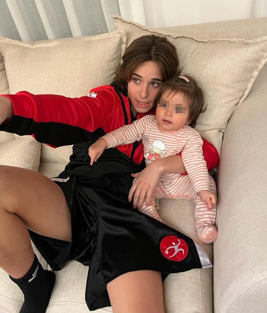 Plano medio de Jan y Antonella, hijos de Antonio Orozco