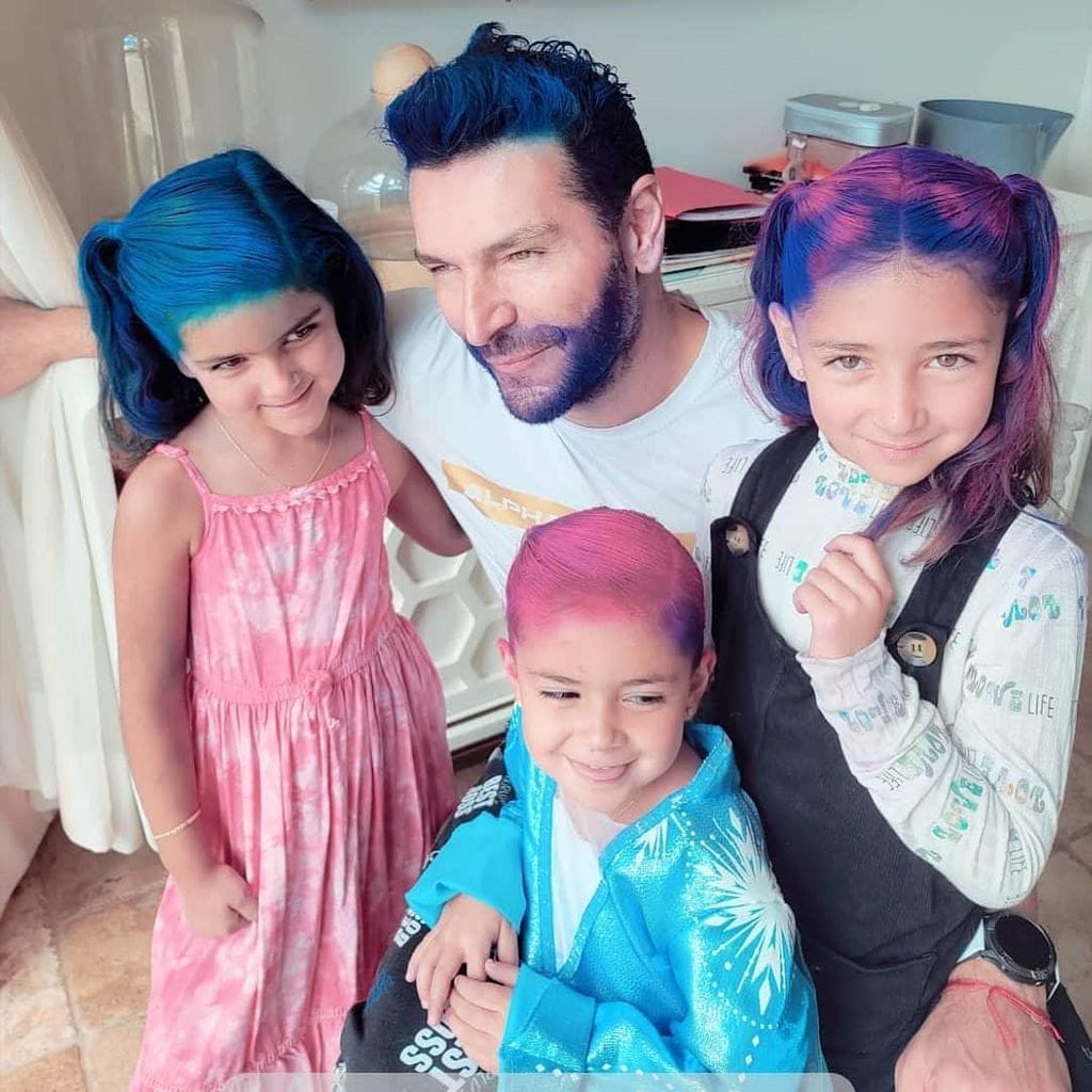 jacky bracamontes con mart n fuentes y sus hijas