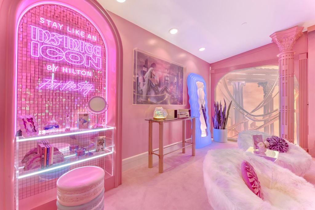 Suite diseñada por Paris Hilton en tonos rosas