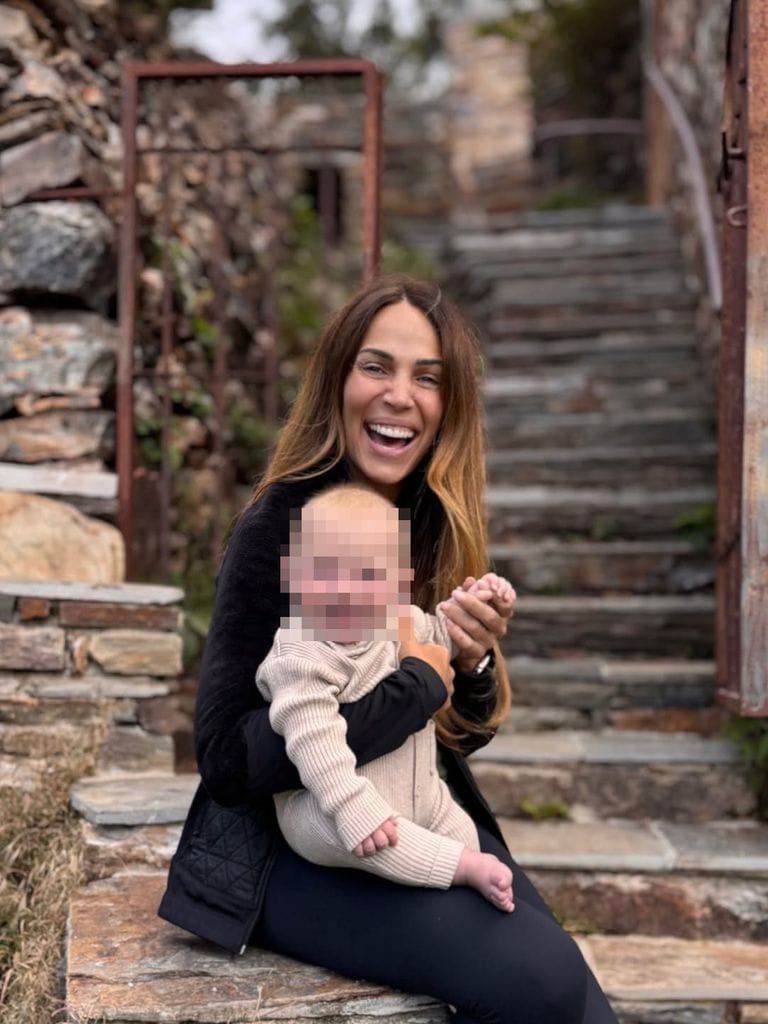 Su bebé junto a su pareja, Luis, nació el 4 de abril de 2025