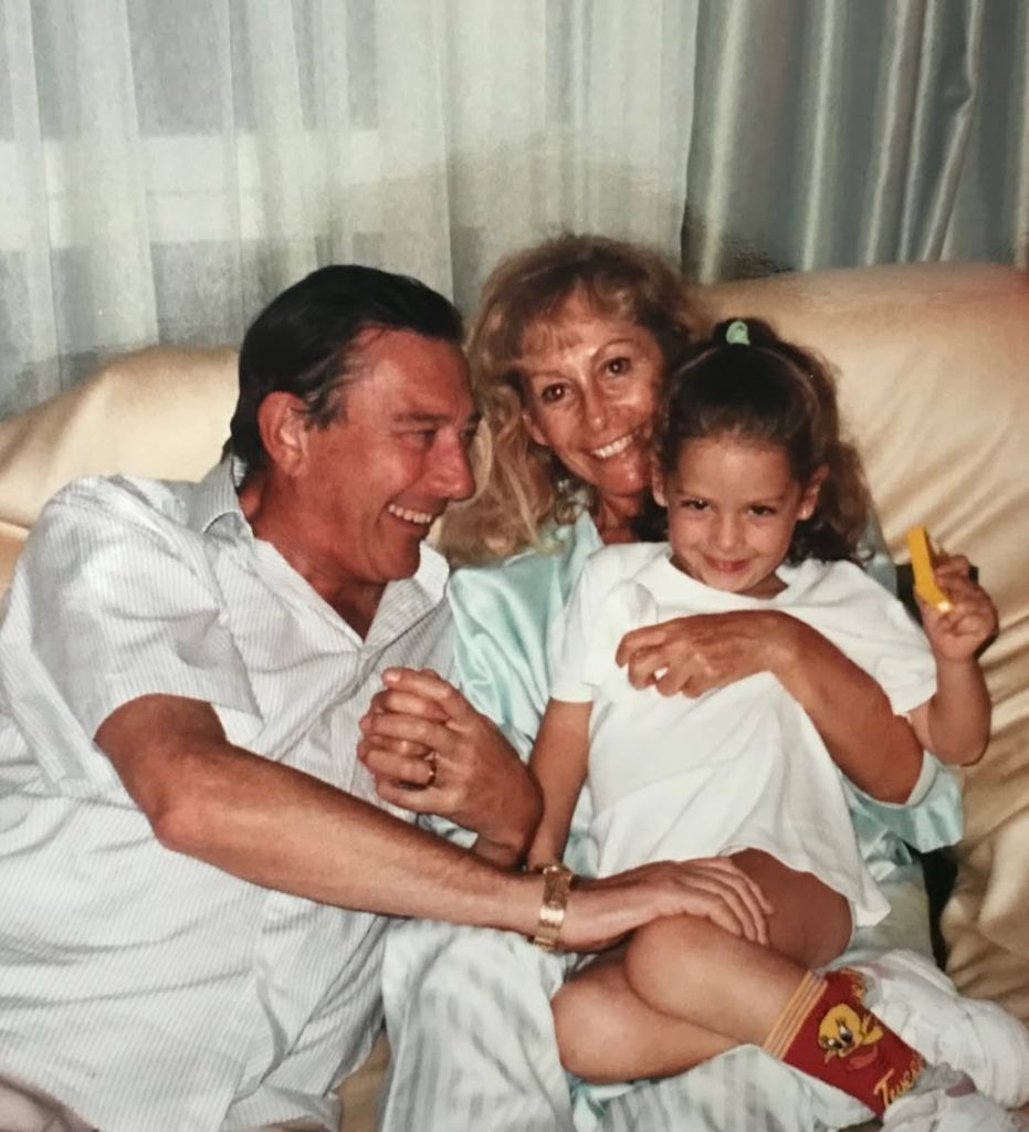 Belén Écija con sus abuelos maternos