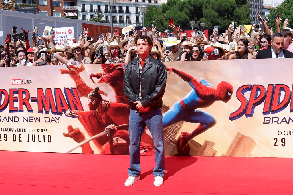 Tom Holland se da un baño de masas en Madrid
