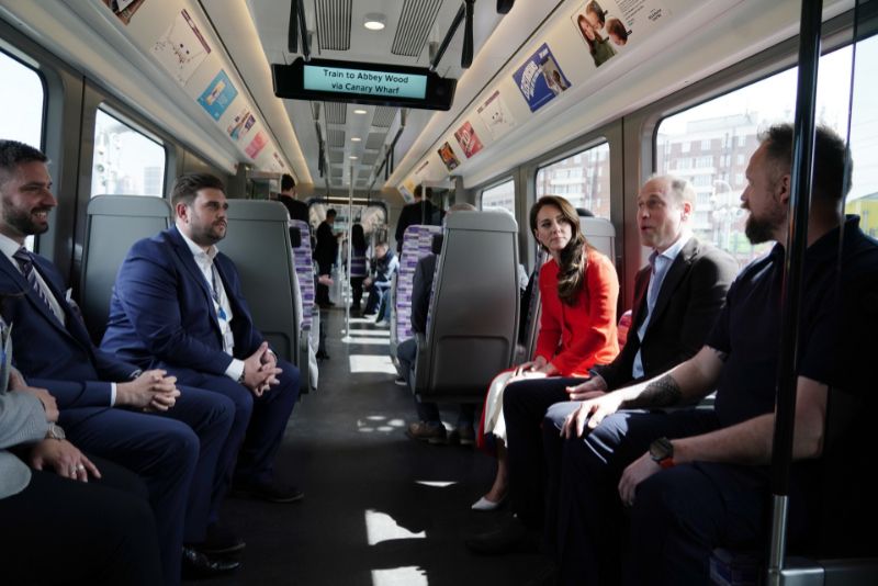 Los príncipes de Gales viajan en metro a un pub londinense 48 horas antes de la coronación 