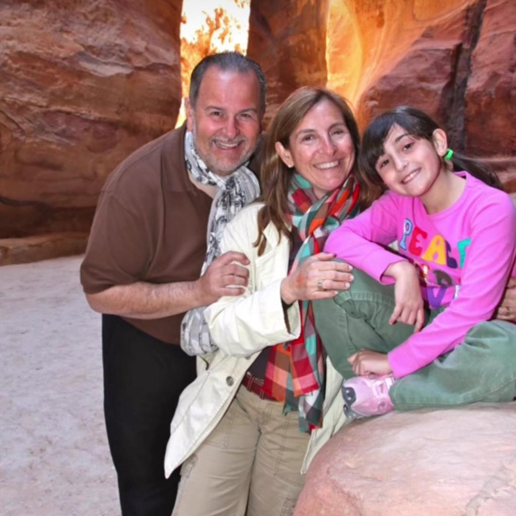 ra l de molina con su esposa y su hija