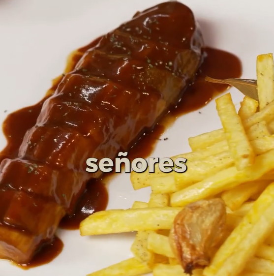 Entrecot de berenjena con patatas fritas