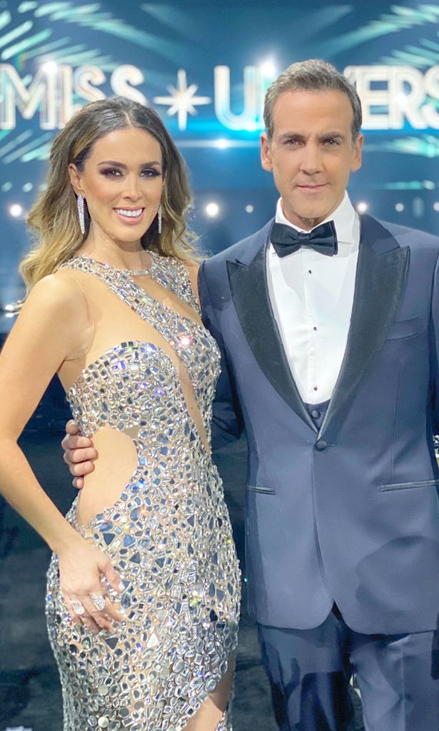 Jacky Bracmontes y Carlos Ponce