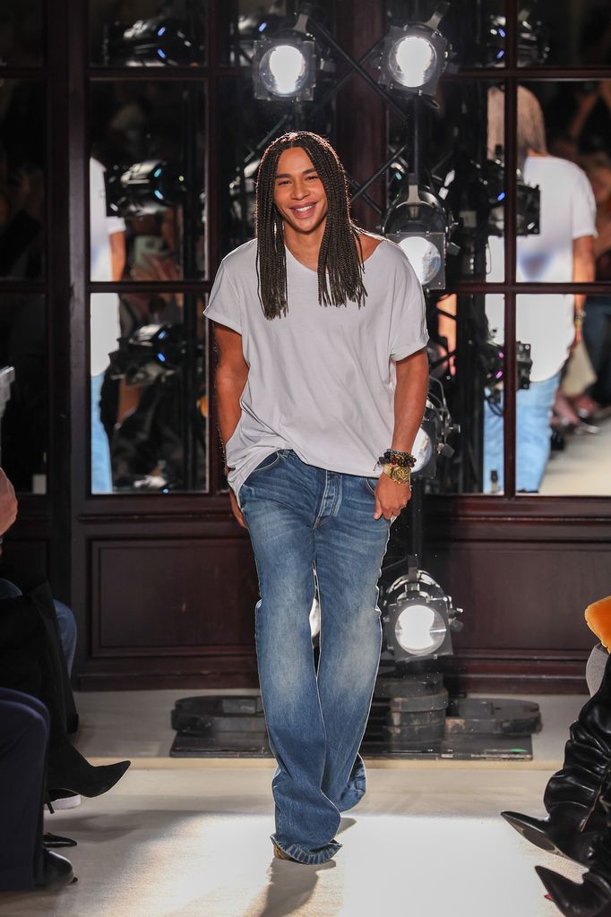 Olivier Rousteing en su última pasarela para Balmain el mes de octubre en París.